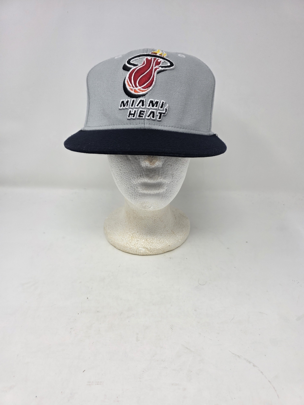 Adidas Originals Miami Heat NBA Fitted Hat Cap Gray Black Trefoil Mens Size S/M